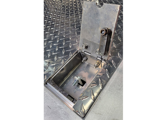 hatchcover-locking-04 1
