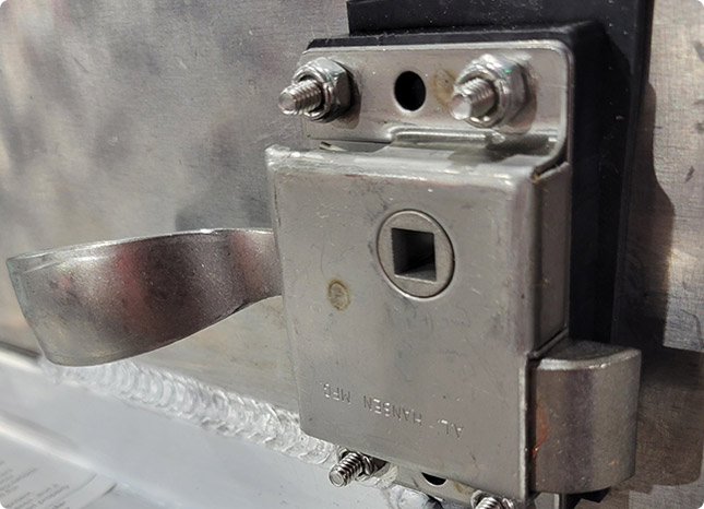 hatchcover-locking-05 1